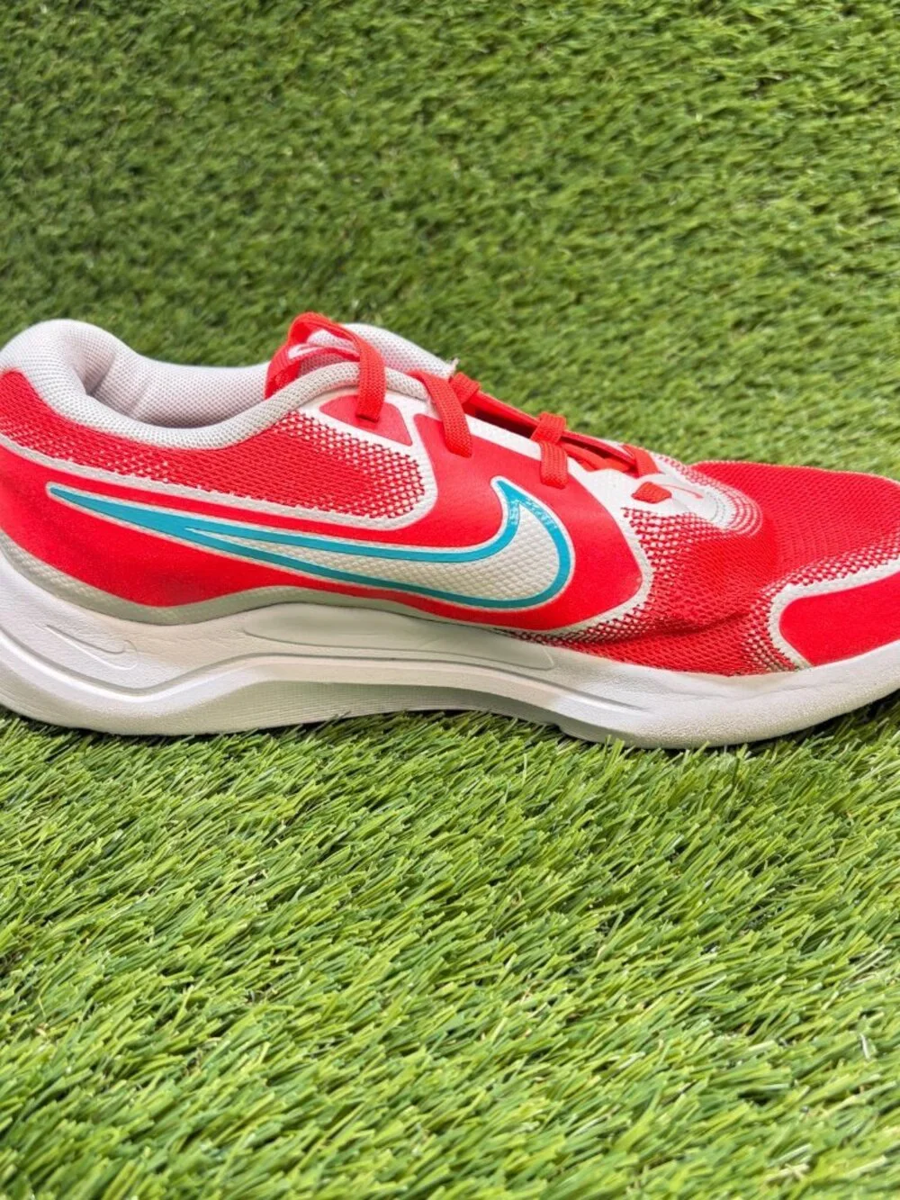 Nike Cosmic Runner Boys Size 7Y Crimson White Athletic Running Shoes Sneakers‎